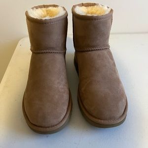Chestnut Ugg boots